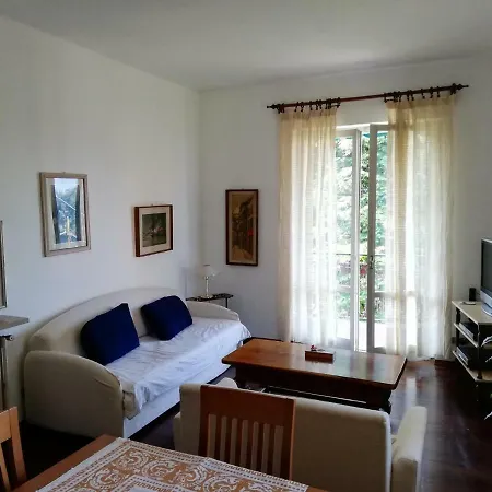 Holiday In Mombello 36945
